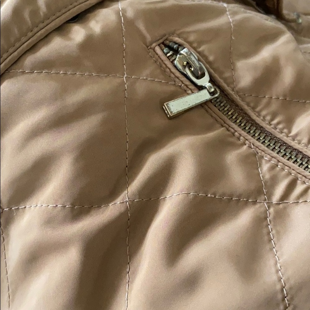 Zara jacket like new thin super nice rain or wind - Picture 7 of 7